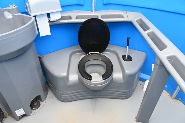 Best Portable restroom trailer rental  in Seneca Knolls, NY